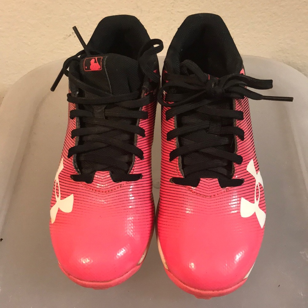 Under Armour Softball Cleats size 1Y